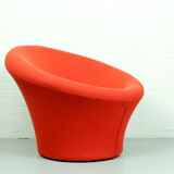 Artifort Mushroom armchair F 560 by Pierre Paulin