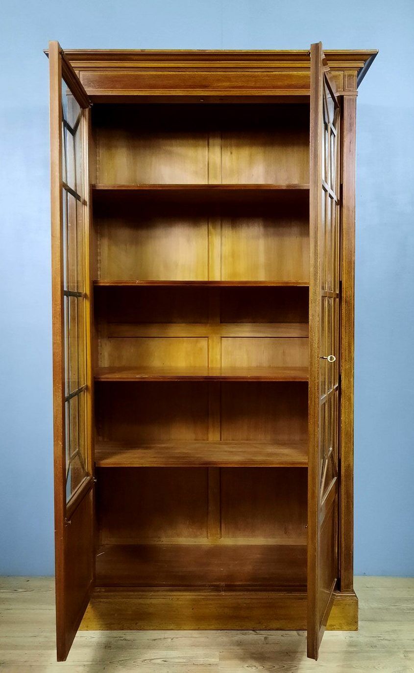English library in mahogany and clear maple fillets circa 1900-1930