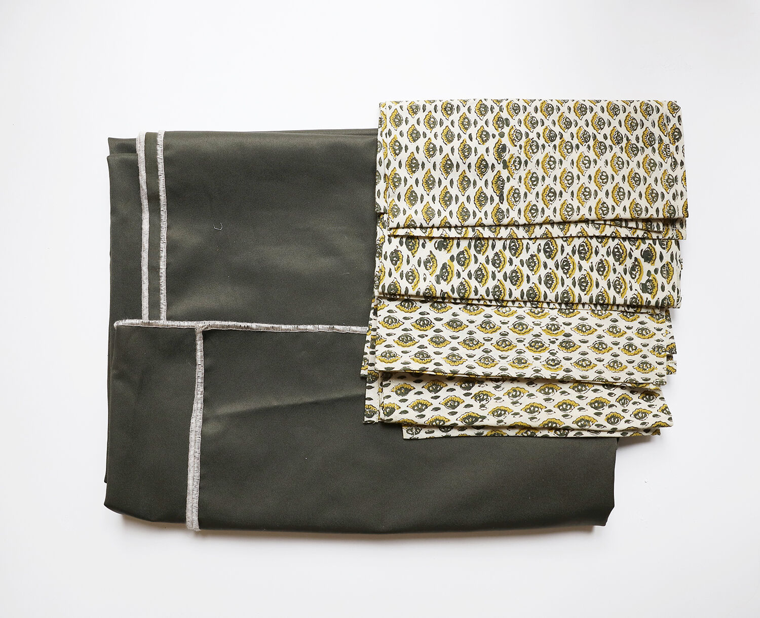 Tablecloth and towels in green upcycled linen