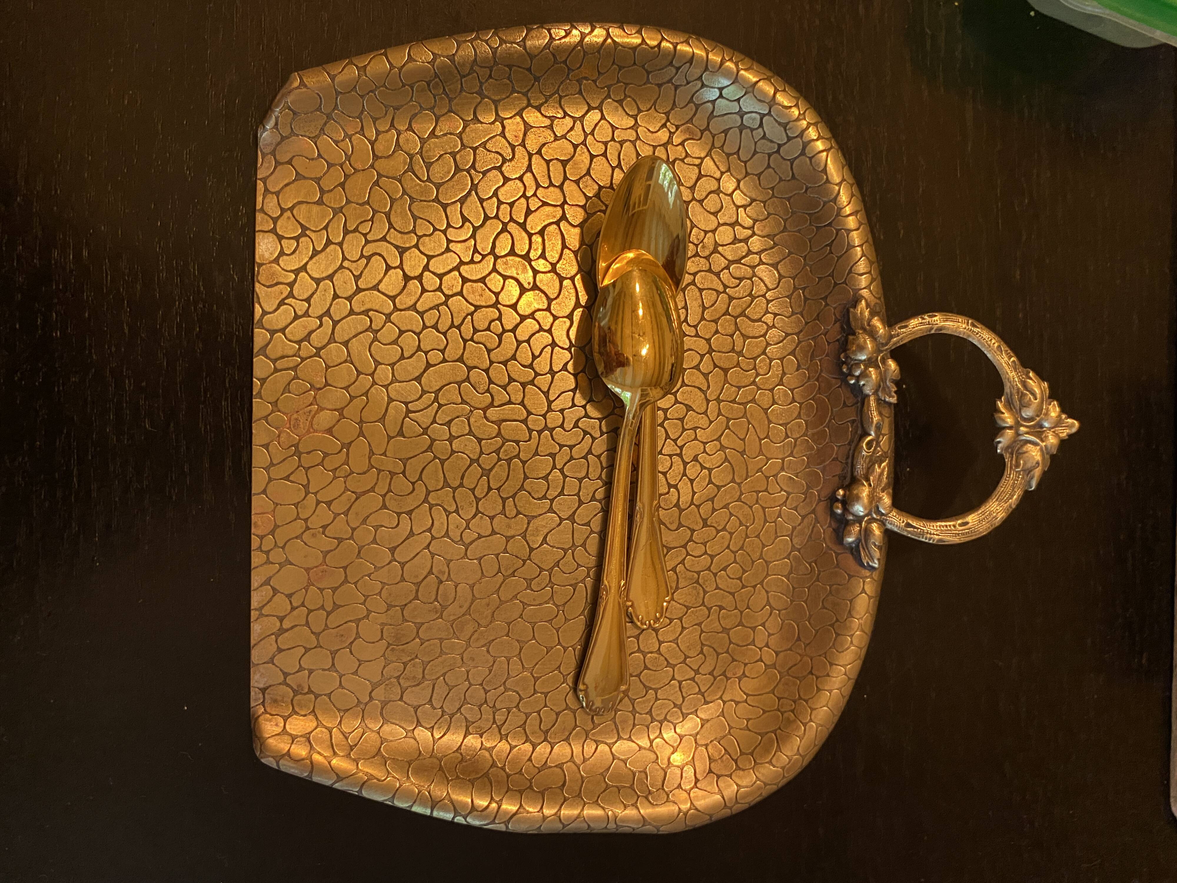 Plateau laiton ciselé, 1900-20