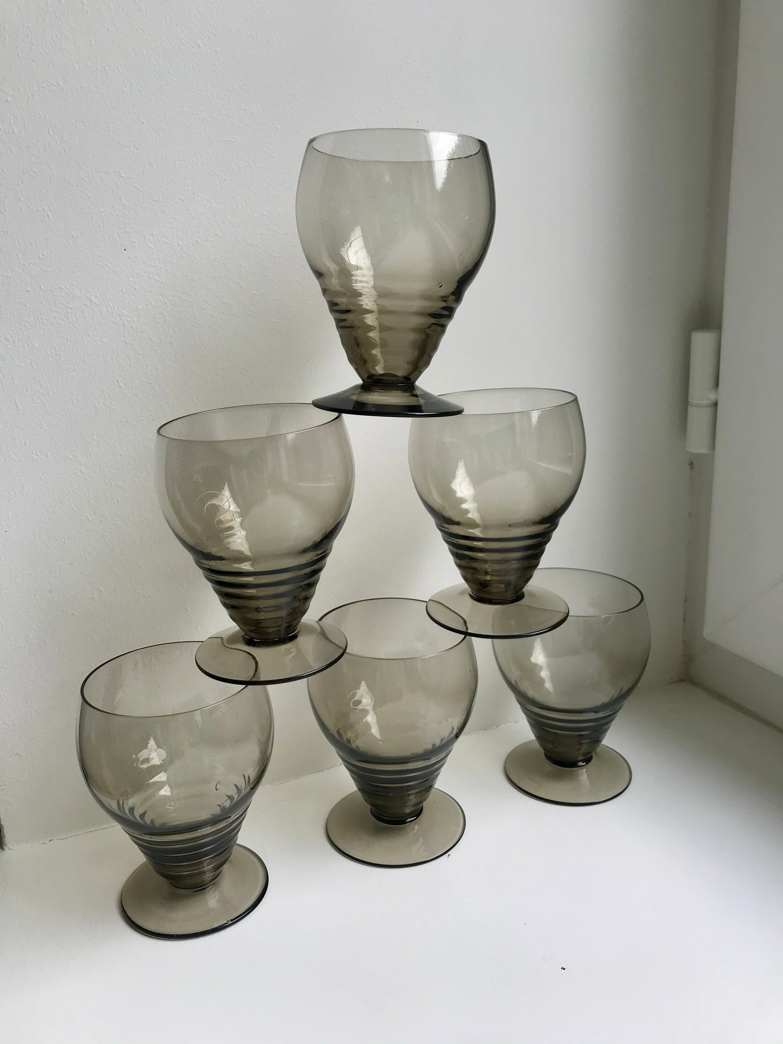 Set of 6 small art deco design wine glasses in smoked glass 30-40s