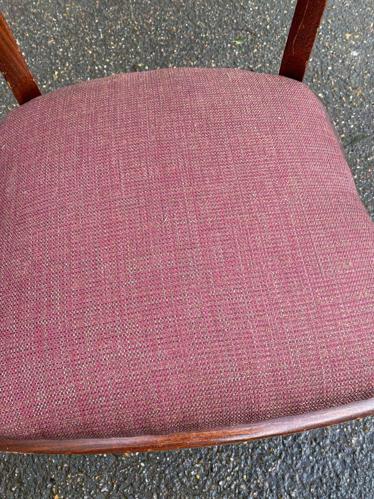Mahogany chair in English style with burgundy fabric from the 20th century.