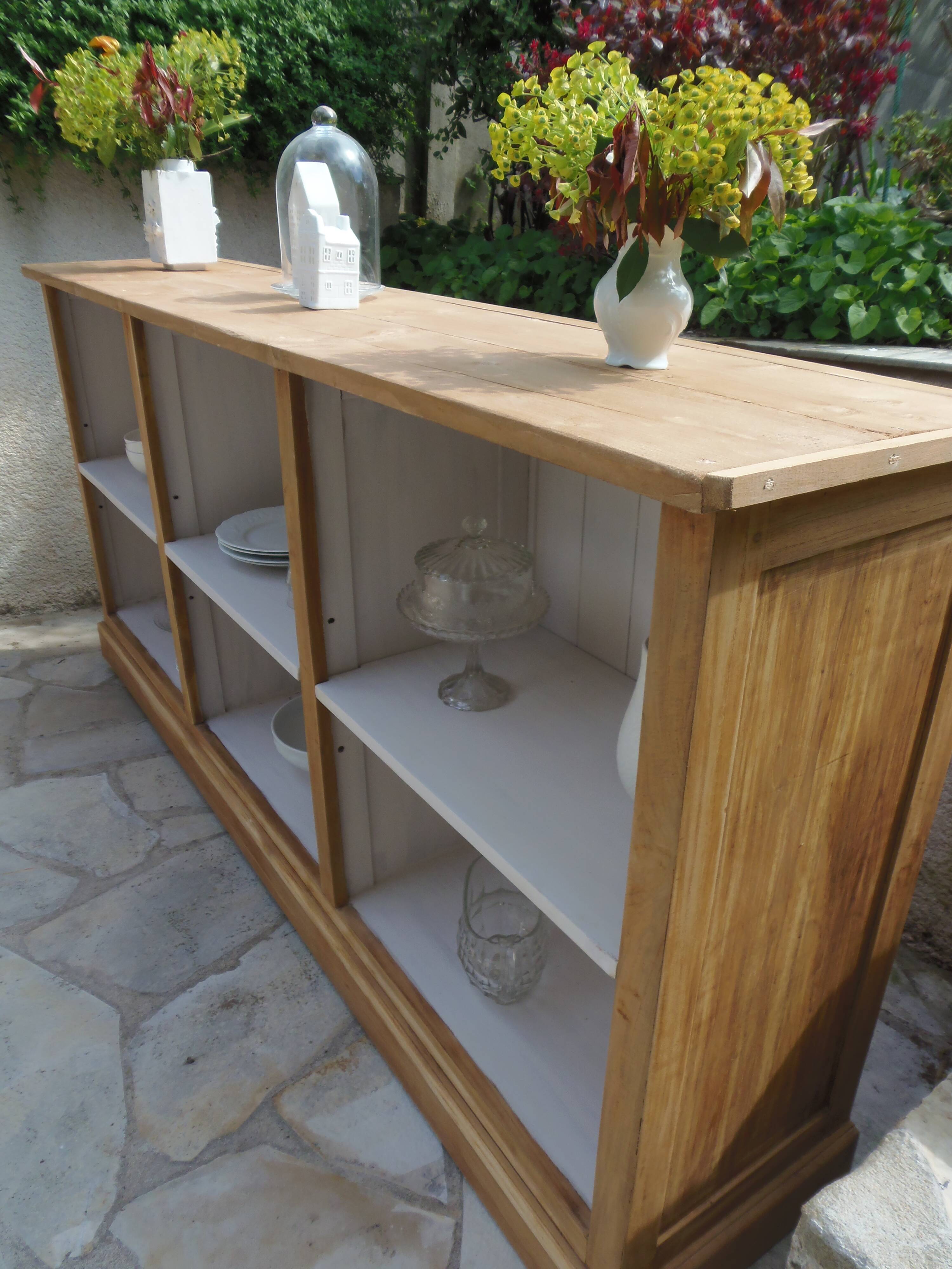 Raw wood craft furniture, pearl gray interior.