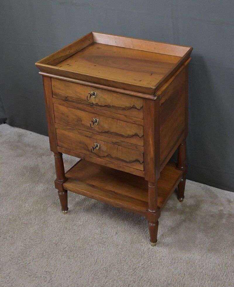 Petite table de salon en noyer, style Louis-Philippe – Milieu XIXe