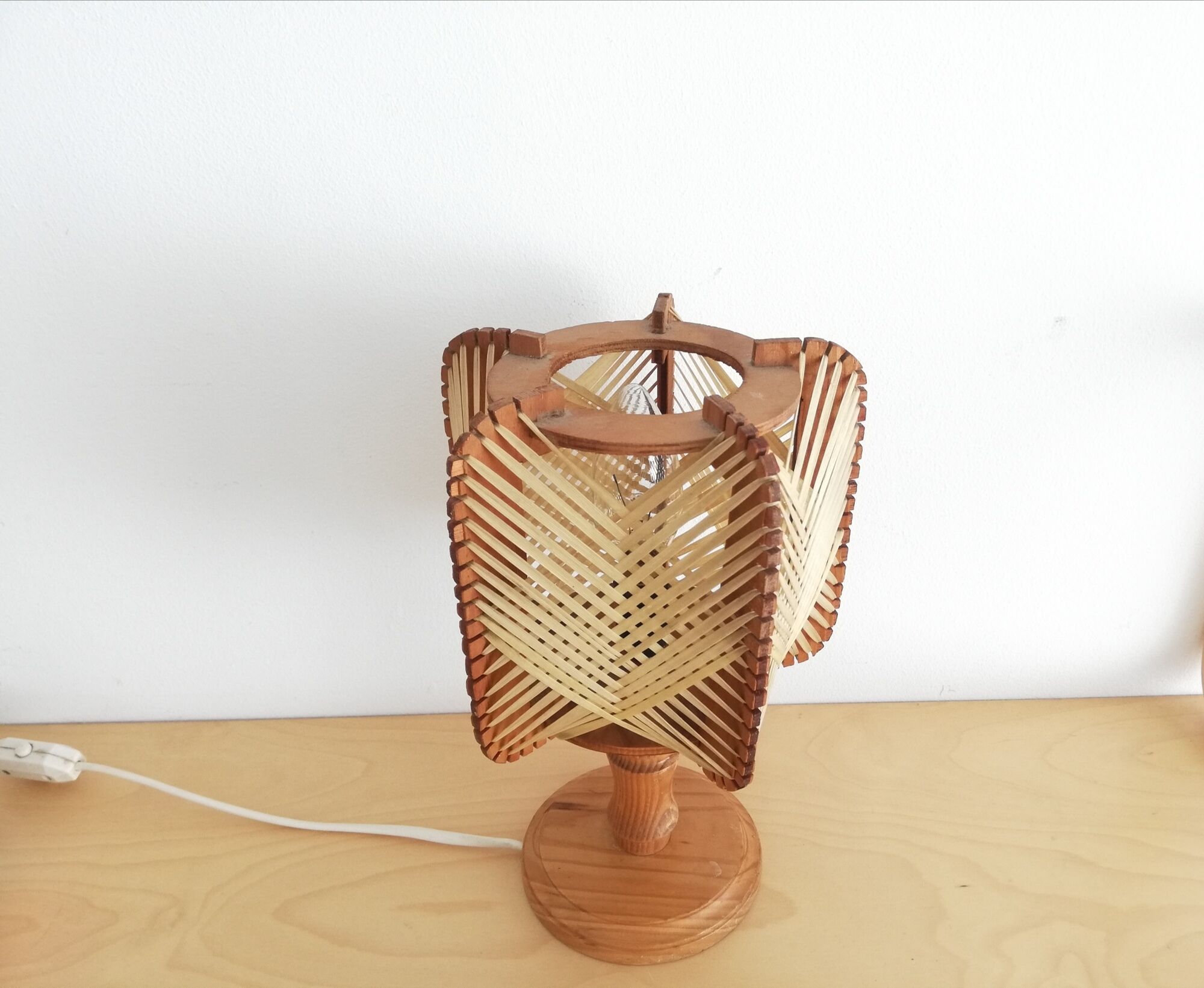 Wood and straw small table lamp 1960