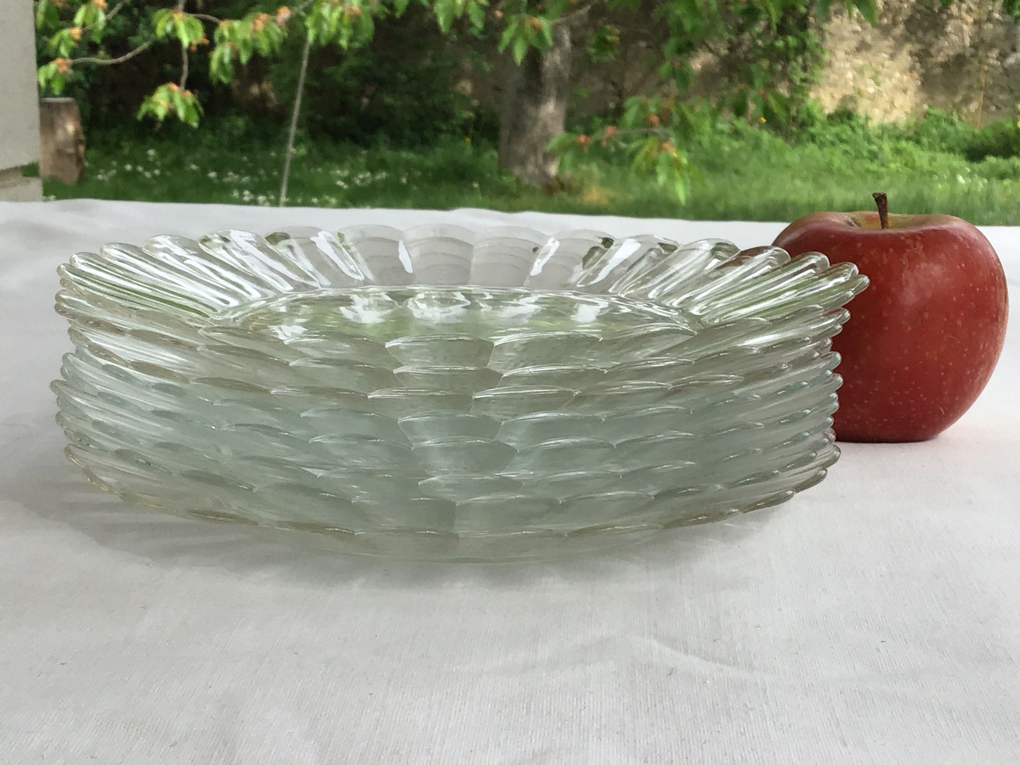 8 Marguerite Duralex glass dessert plates