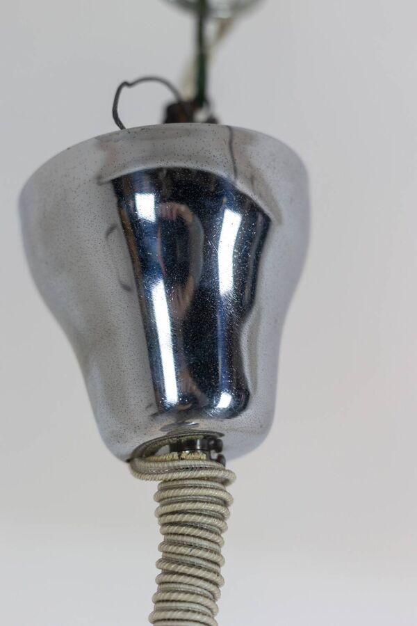 Suspension de Style industriel en métal brossé et opaline. Années 1970.