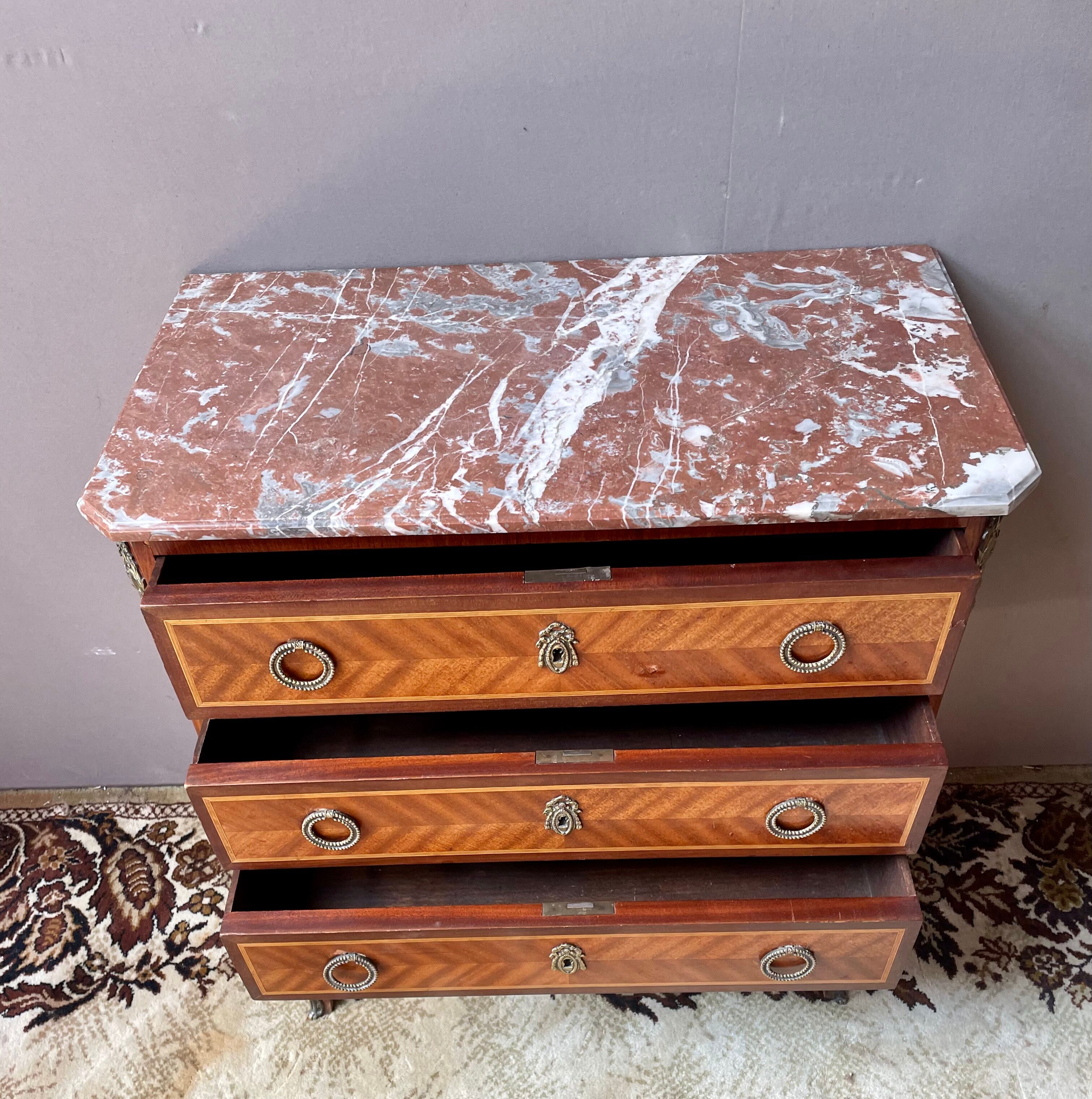 Transitional style chest of drawers in marquetry