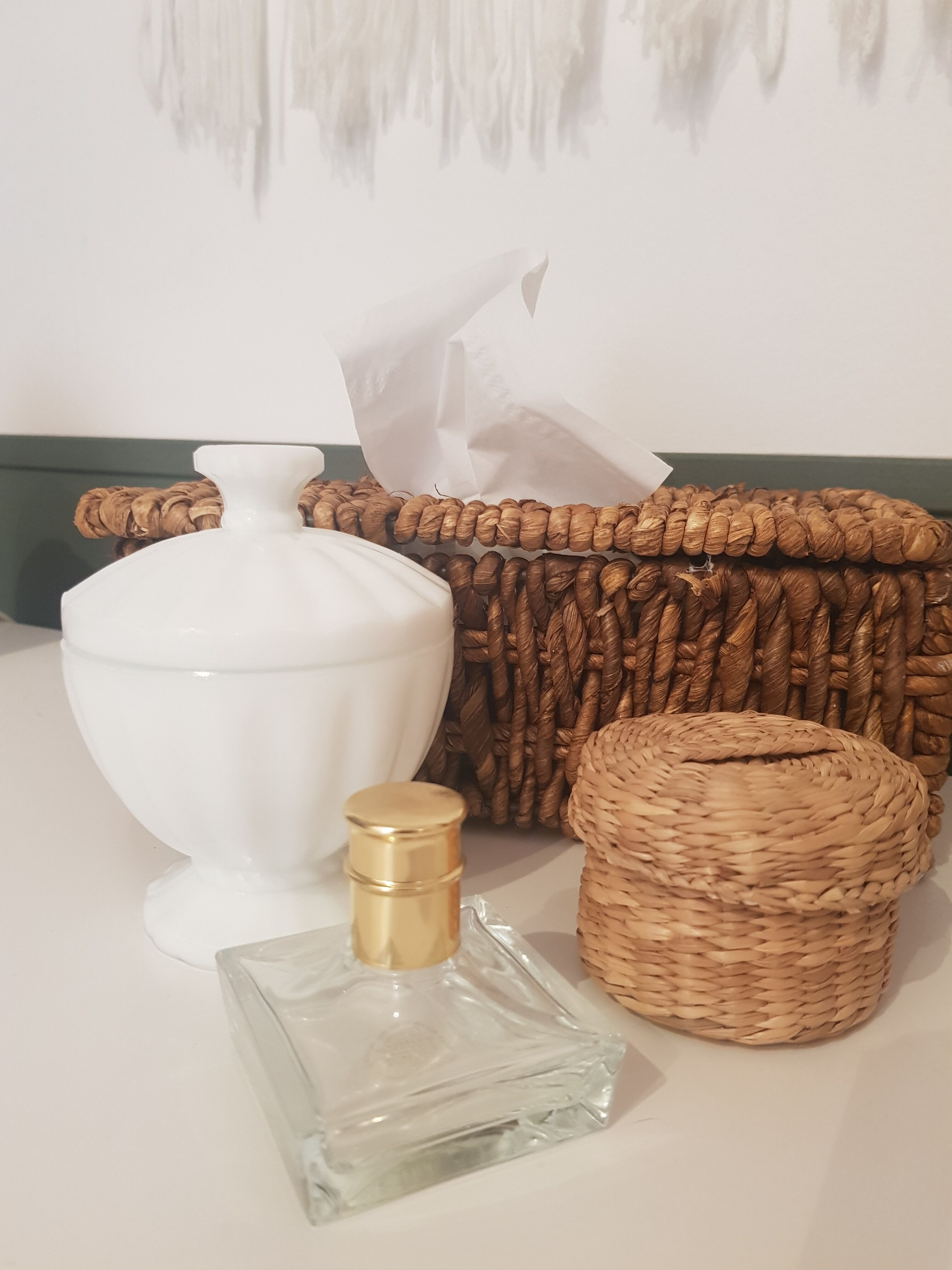 Cosmetic opaline jar
