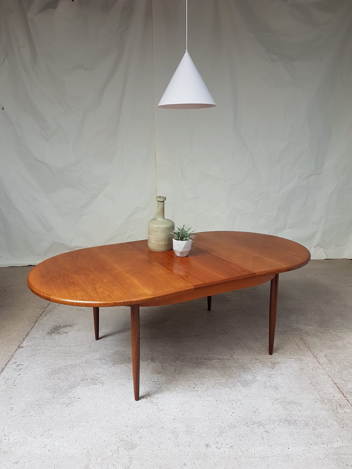 G plan extending oval circular dining table