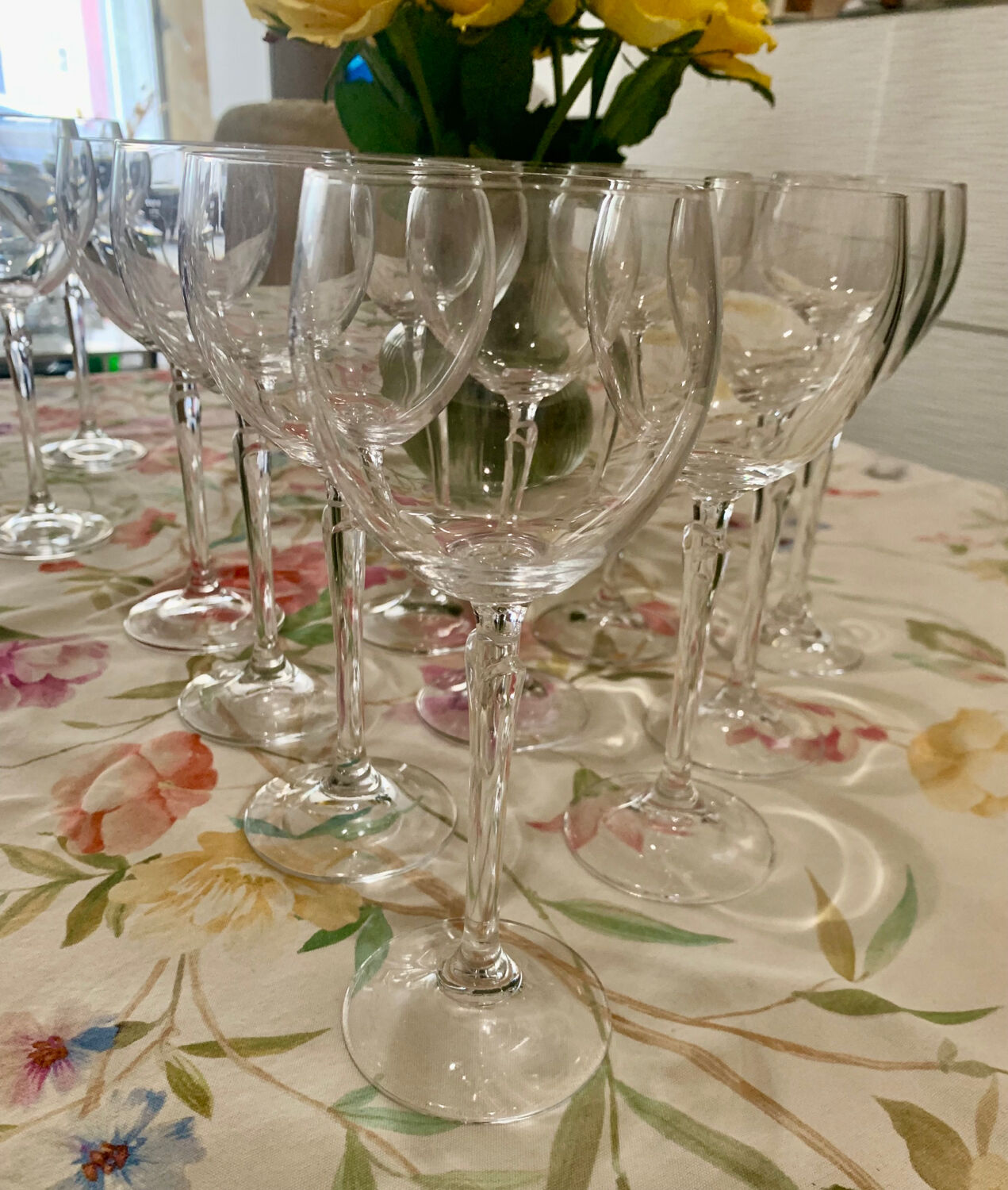 Crystal wine glasses (bud-shaped foot)