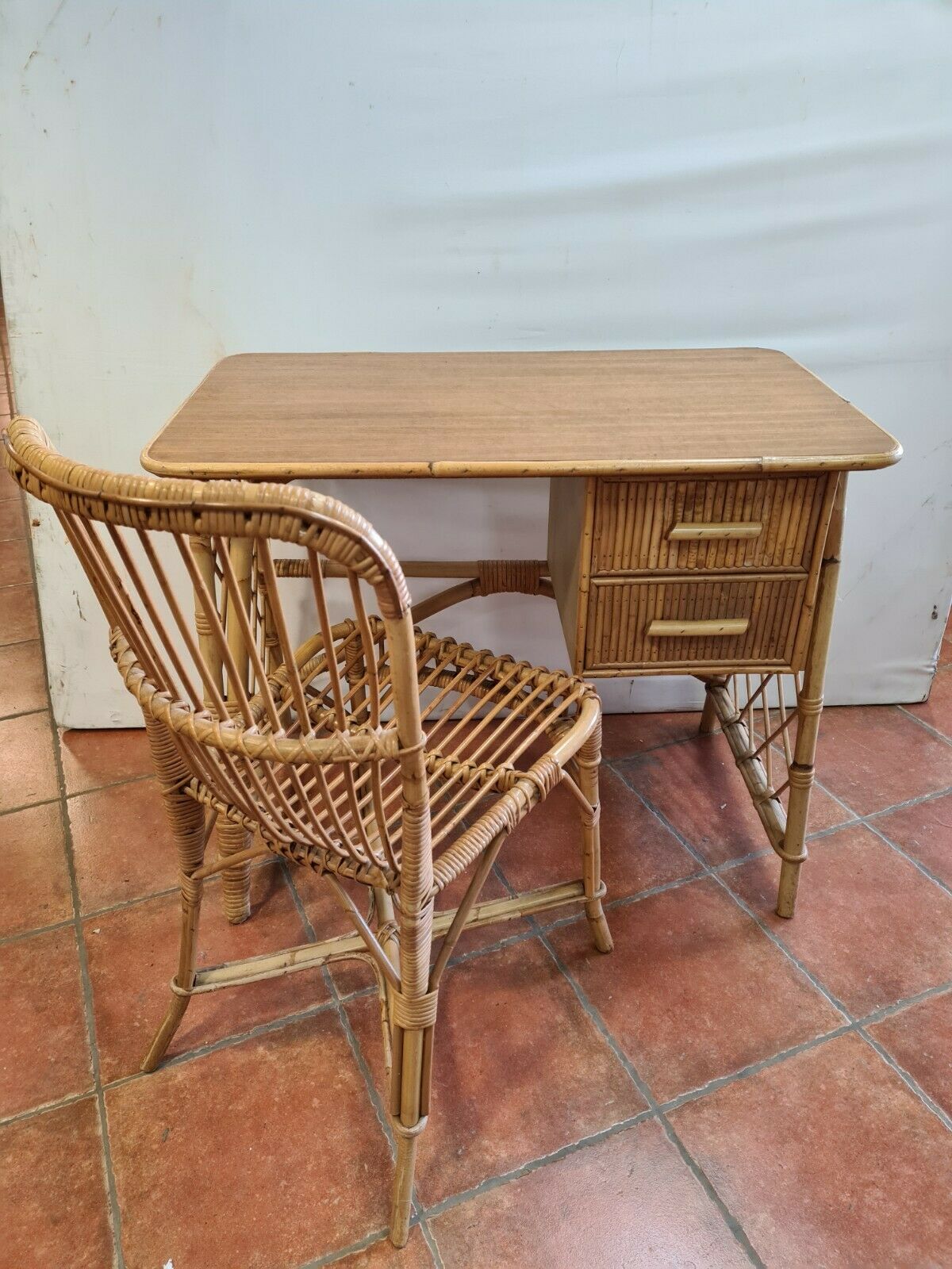 Vintage rattan desk with his chair