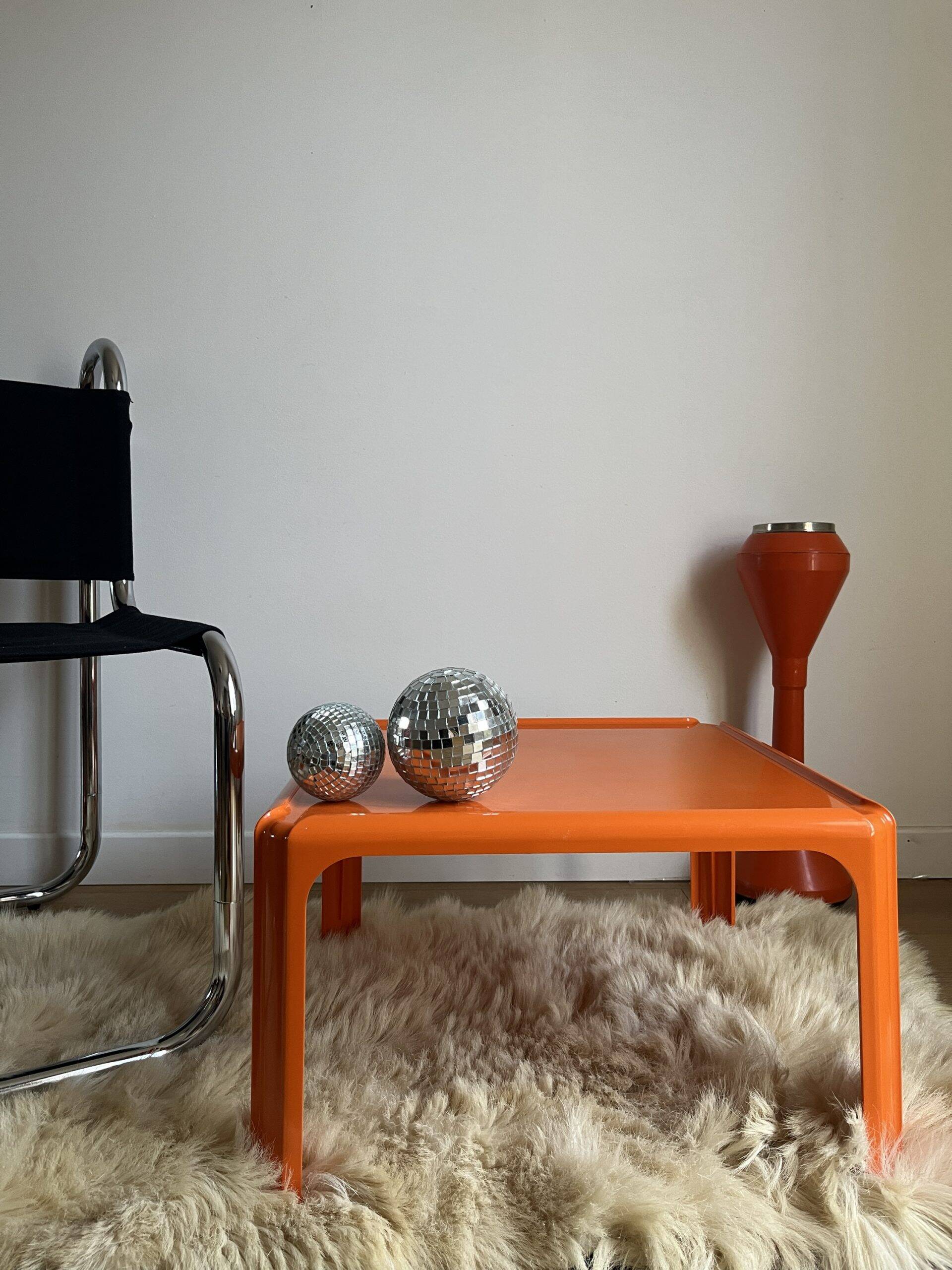 Table basse orange prisunic par marc berthier 1972