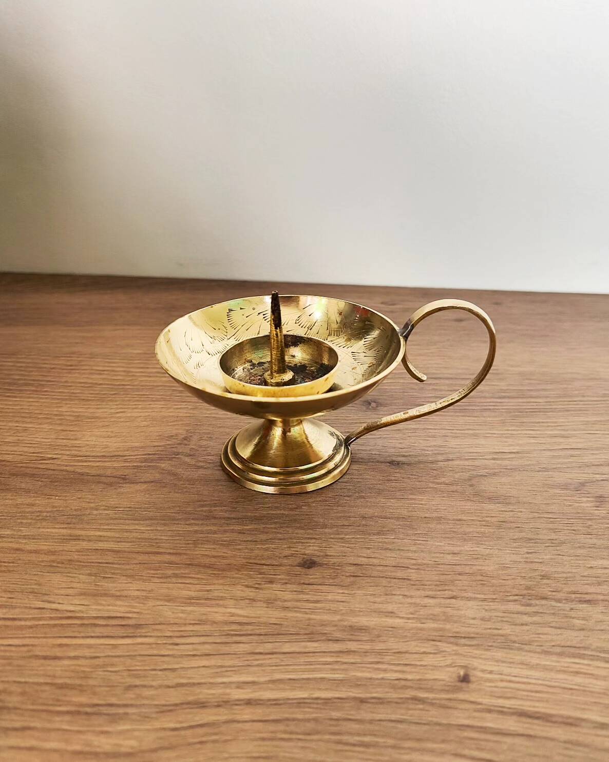 Cellar rat candle holder