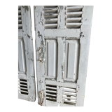 4 pairs of louvered flaps