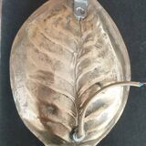 Adjustable bronze wall light with leaf decor