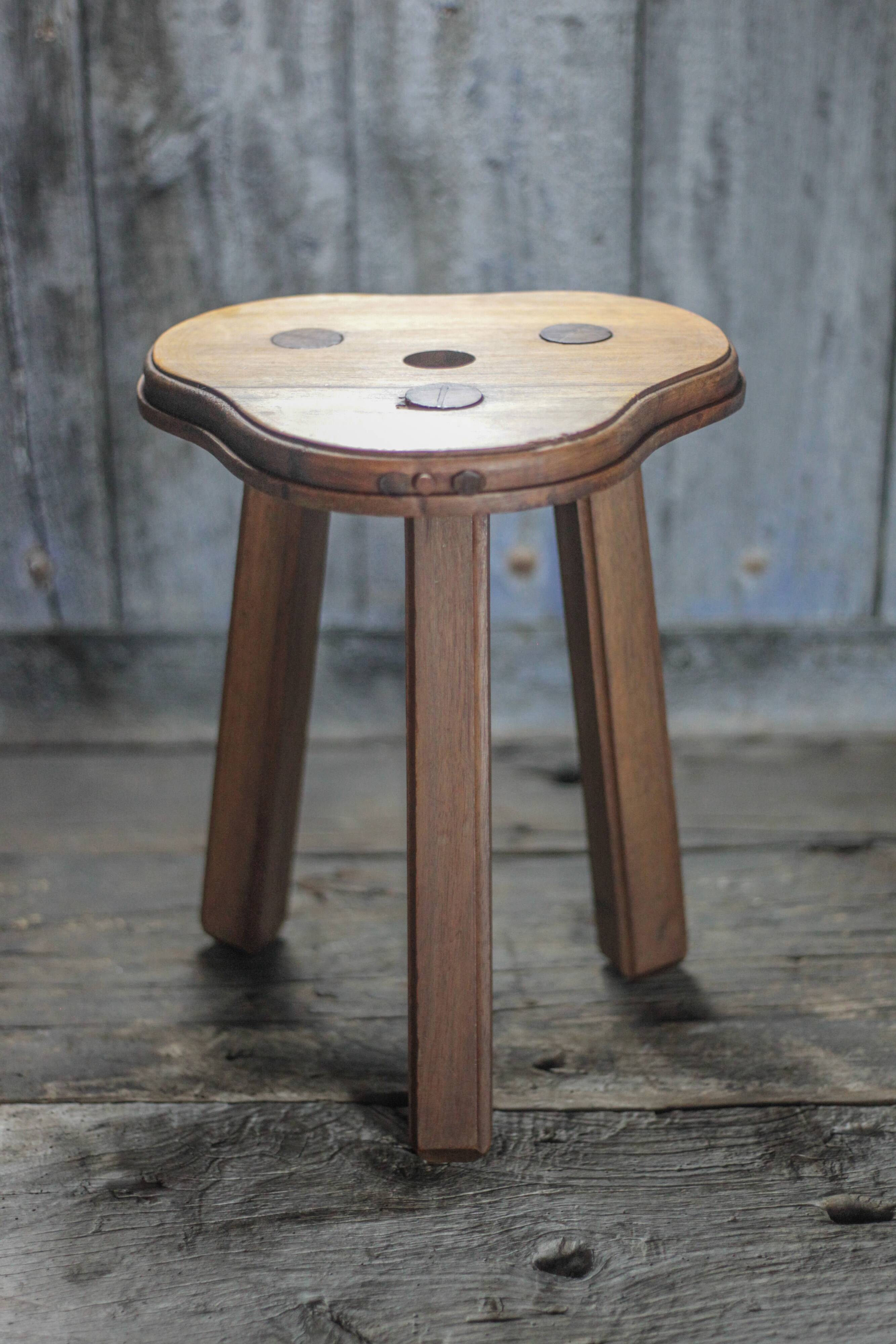 Tabouret vintage, tabouret bois, tabouret tripode , tabouret trilobé, porte