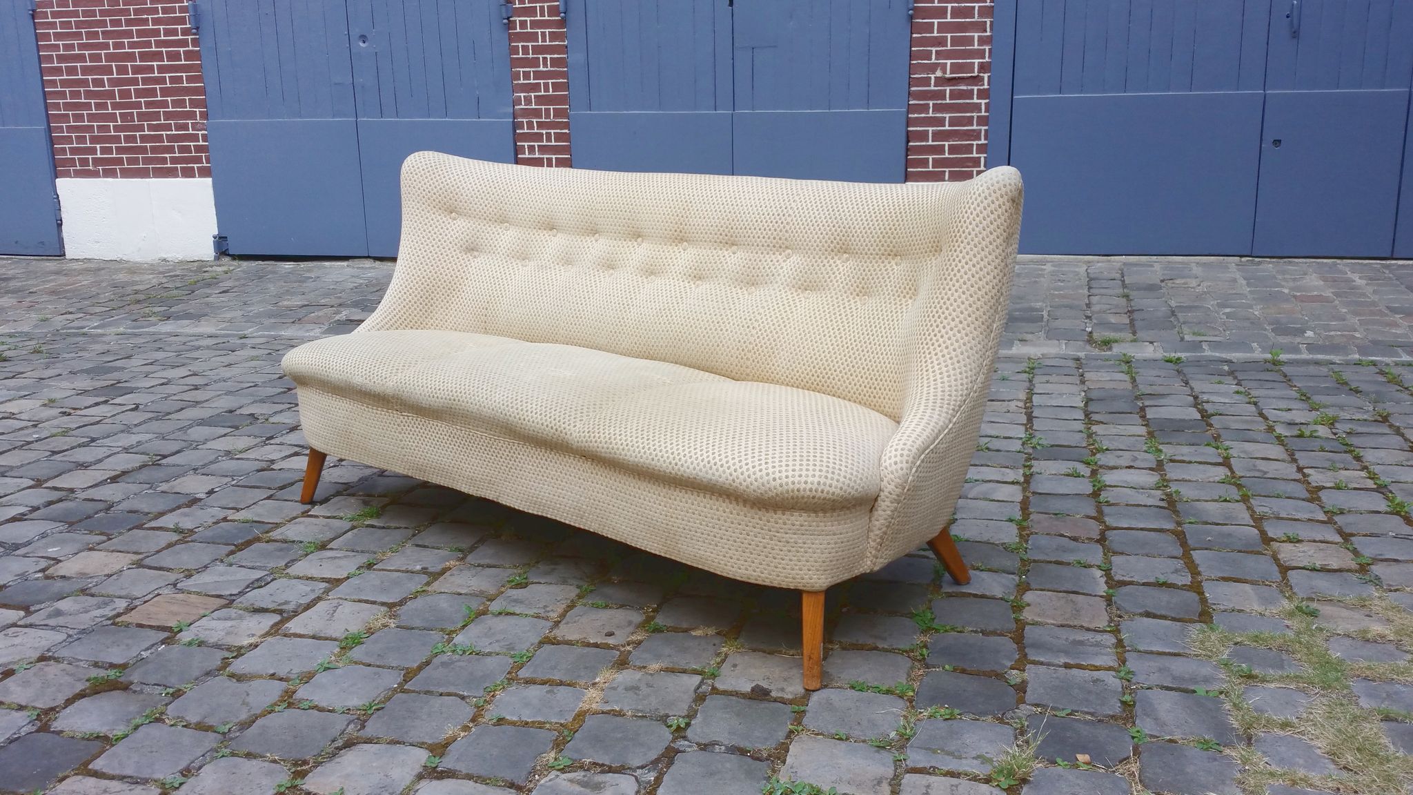 Sofa sofa and 2 armchairs chauffeurs flesh years Wing 50 vintage