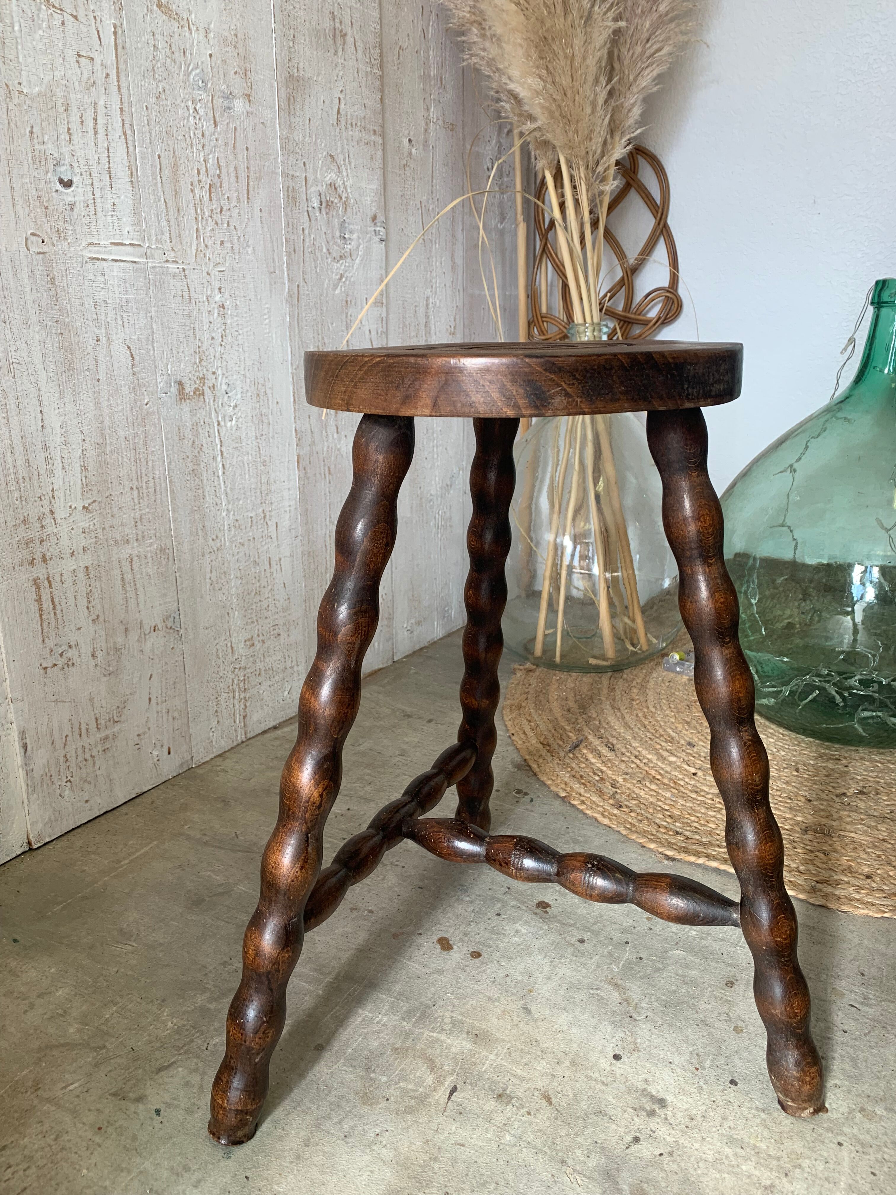Tripod stool