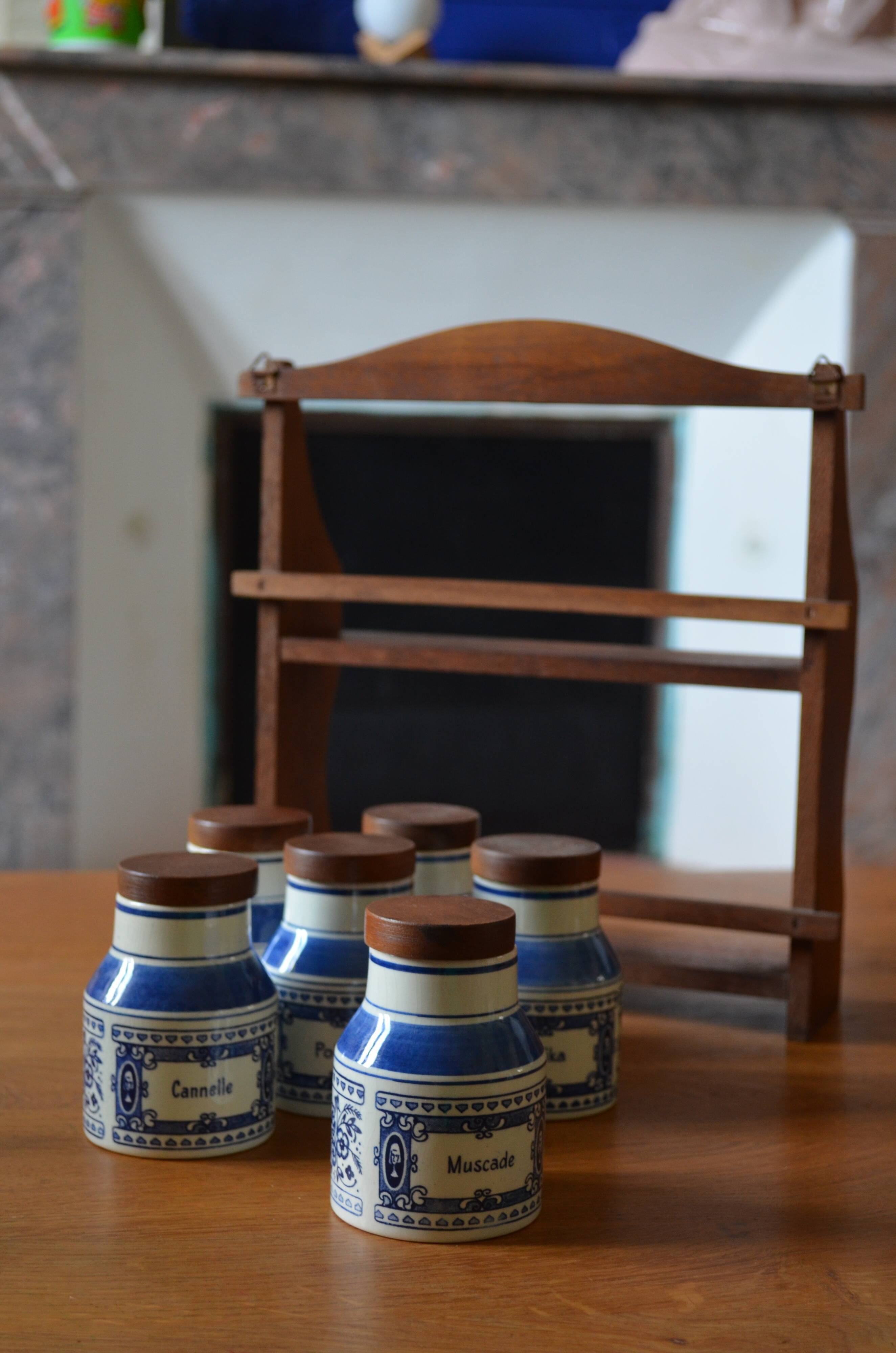 Delft earthenware grocer