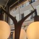 Lustre boomerang scandinave en teck  3 globes en opaline
