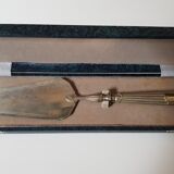 Pie shovel