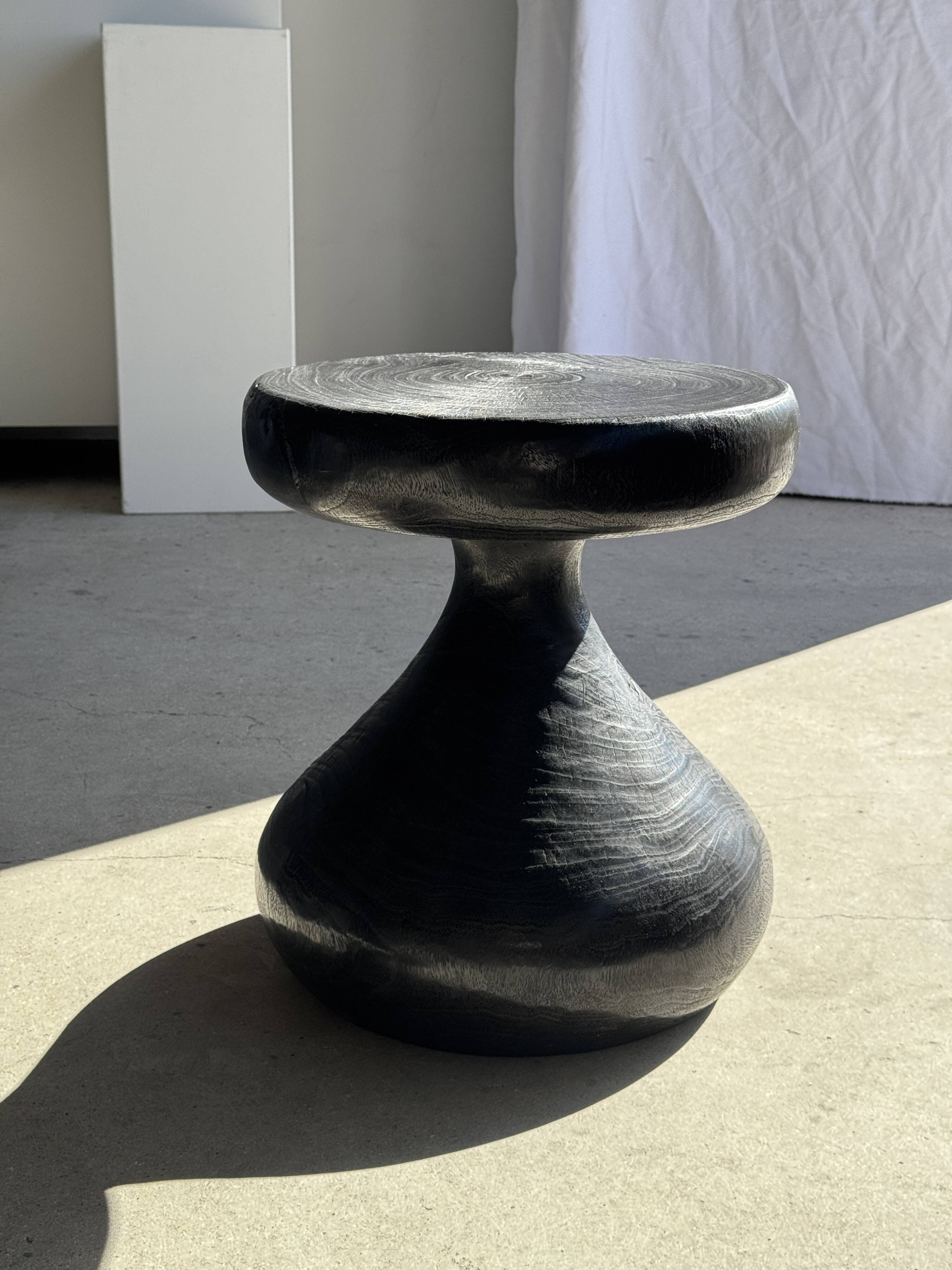 Pawn Black - Stool, side table, end table in solid mango wood.