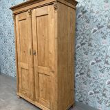 Large English wardrobe in solid pine (renovated)