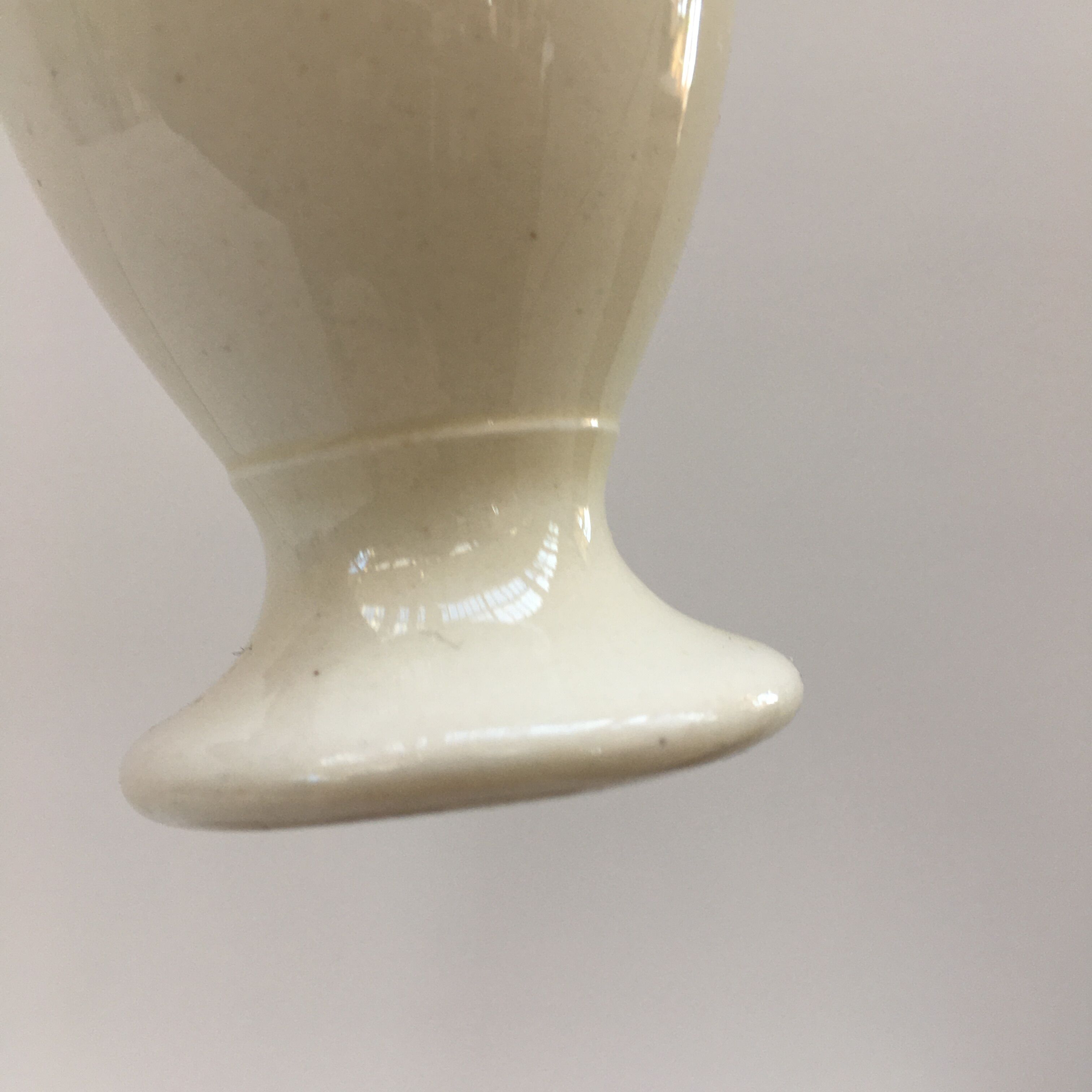 Series of four vintage ceramic coquetiers
