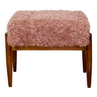 Edmund Homa stool, pink seat, long hair