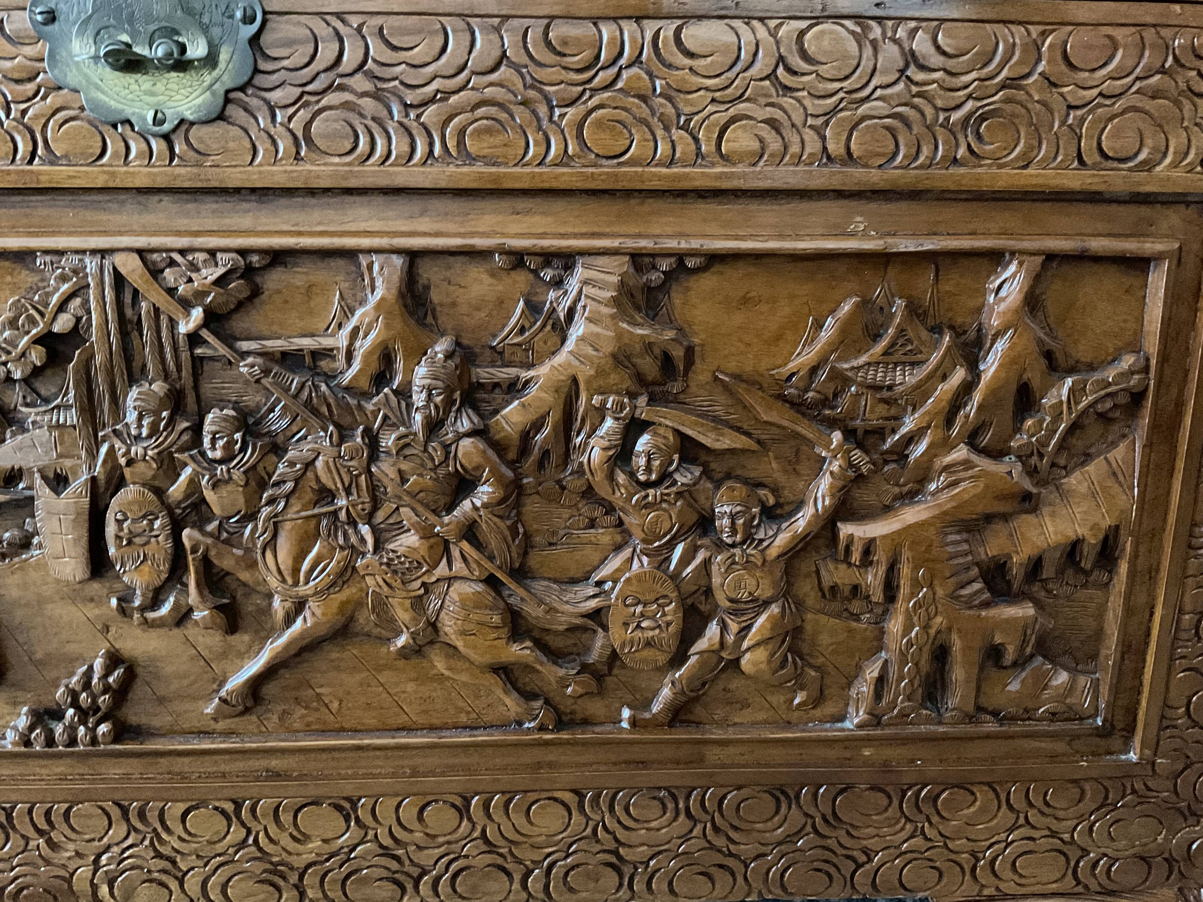 Large chinese chest, carved camphor wood. 1st half of the XXth century