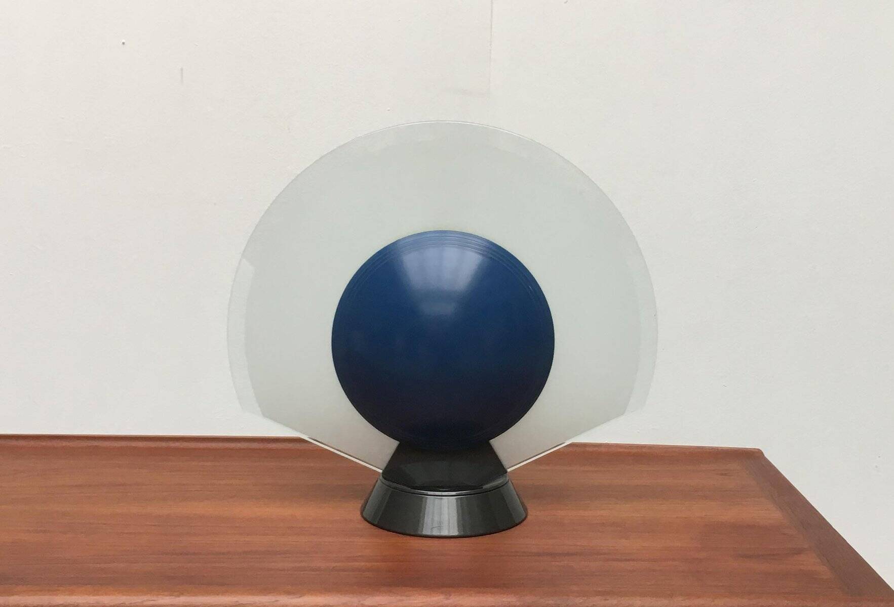 Postmodern table lamp Tikal by P.G. Ramella for Arteluce, 1980s.