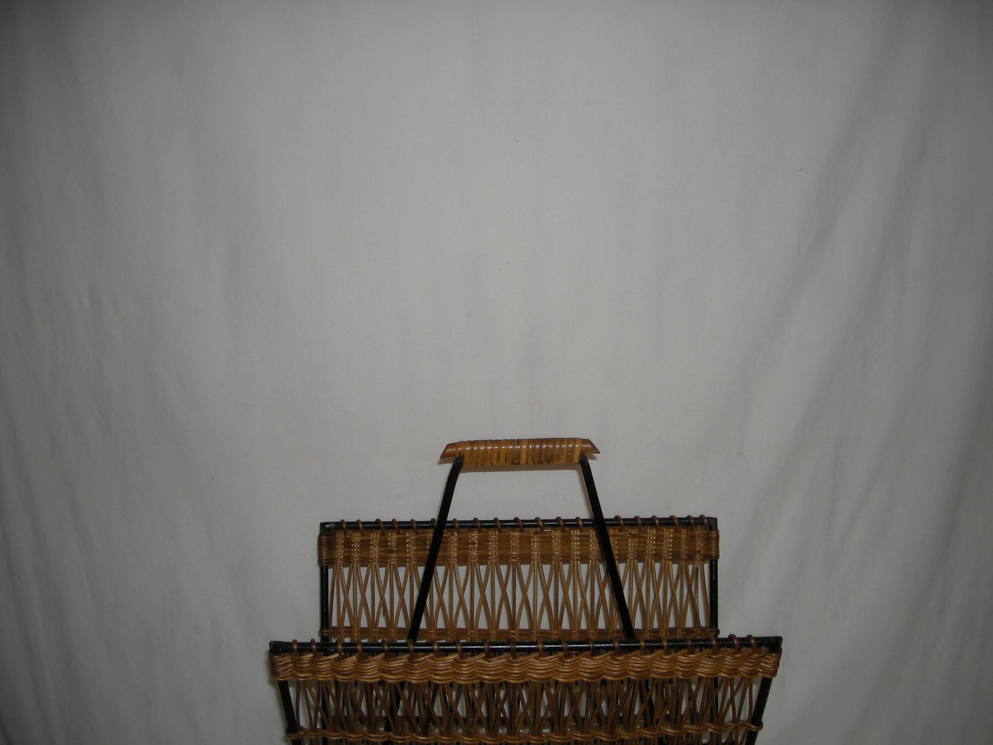Porte-revue rotin des années 50