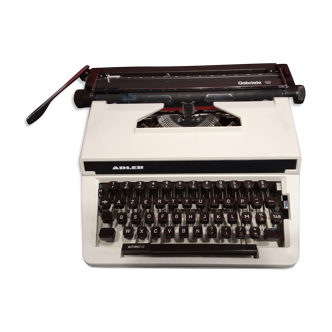 Machine à écrire Triumph Adler modèle Gabriele 12