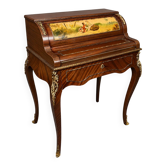 Secrétaire à cylindre de style Louis XV avec montures en bronze doré.