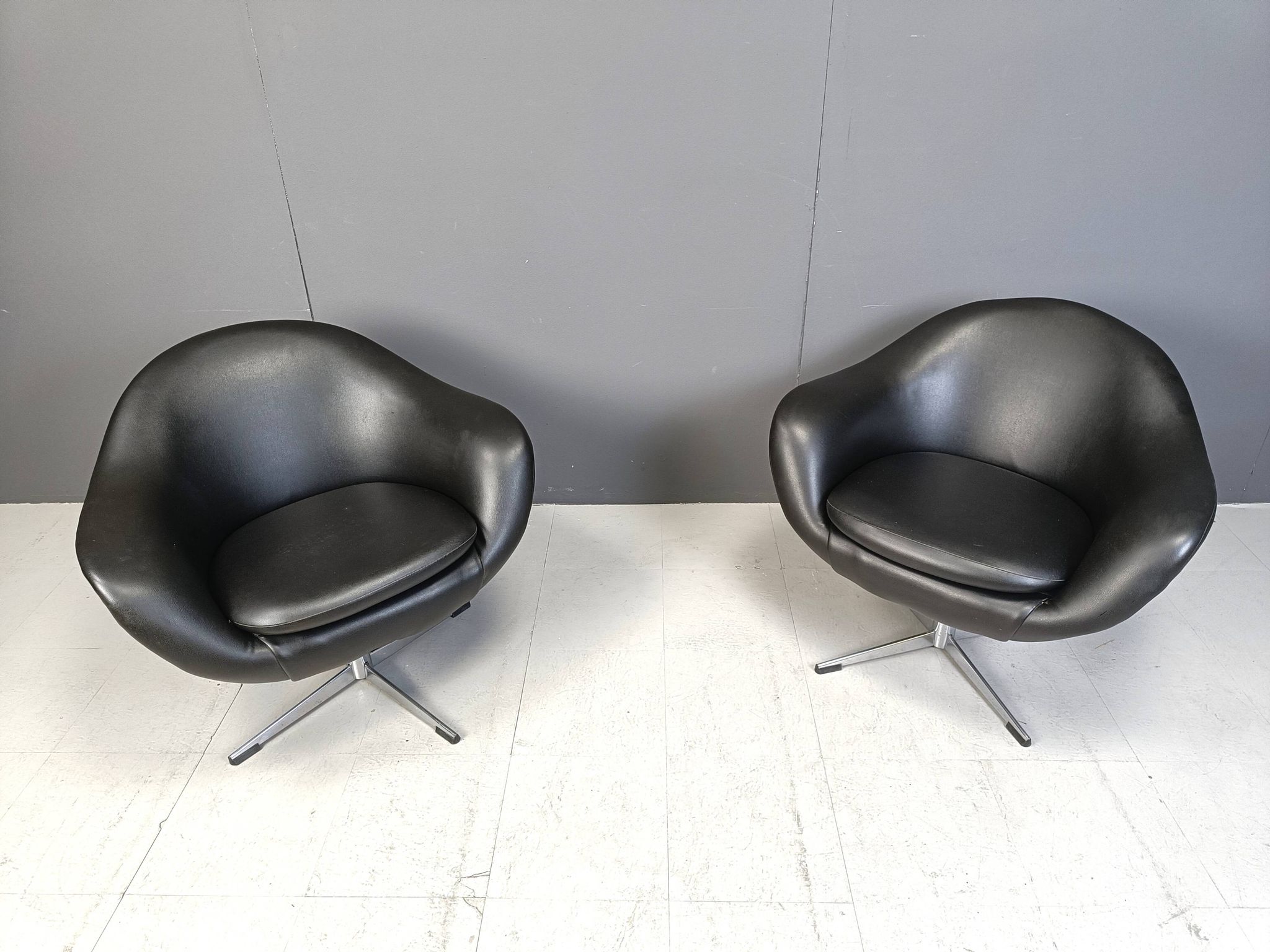 Fauteuils club du milieu du siècle, années 1960