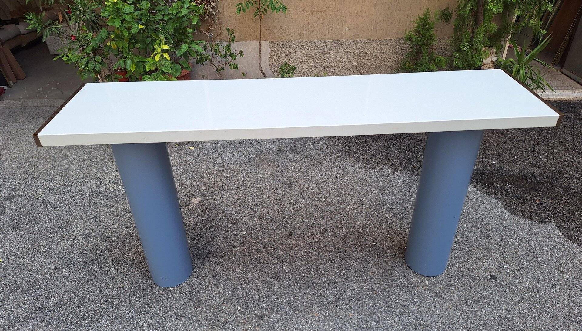 Console in White Lacquer with Cylindrical Plastic Legs by Tresoldi Salvati, 1980s