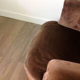 Chocolate toad armchair