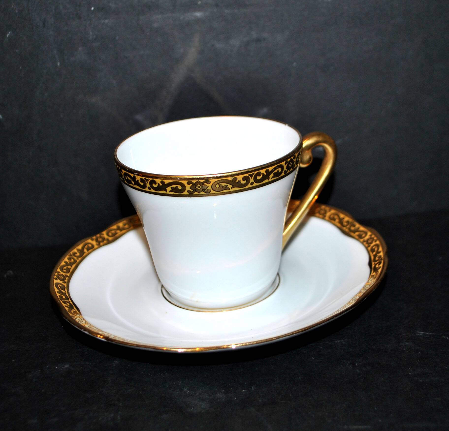 Vintage Limoges porcelain coffee cup ROYAL CHAPUS 1970