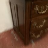 Provincial chest of drawers in solid walnut xviii century
