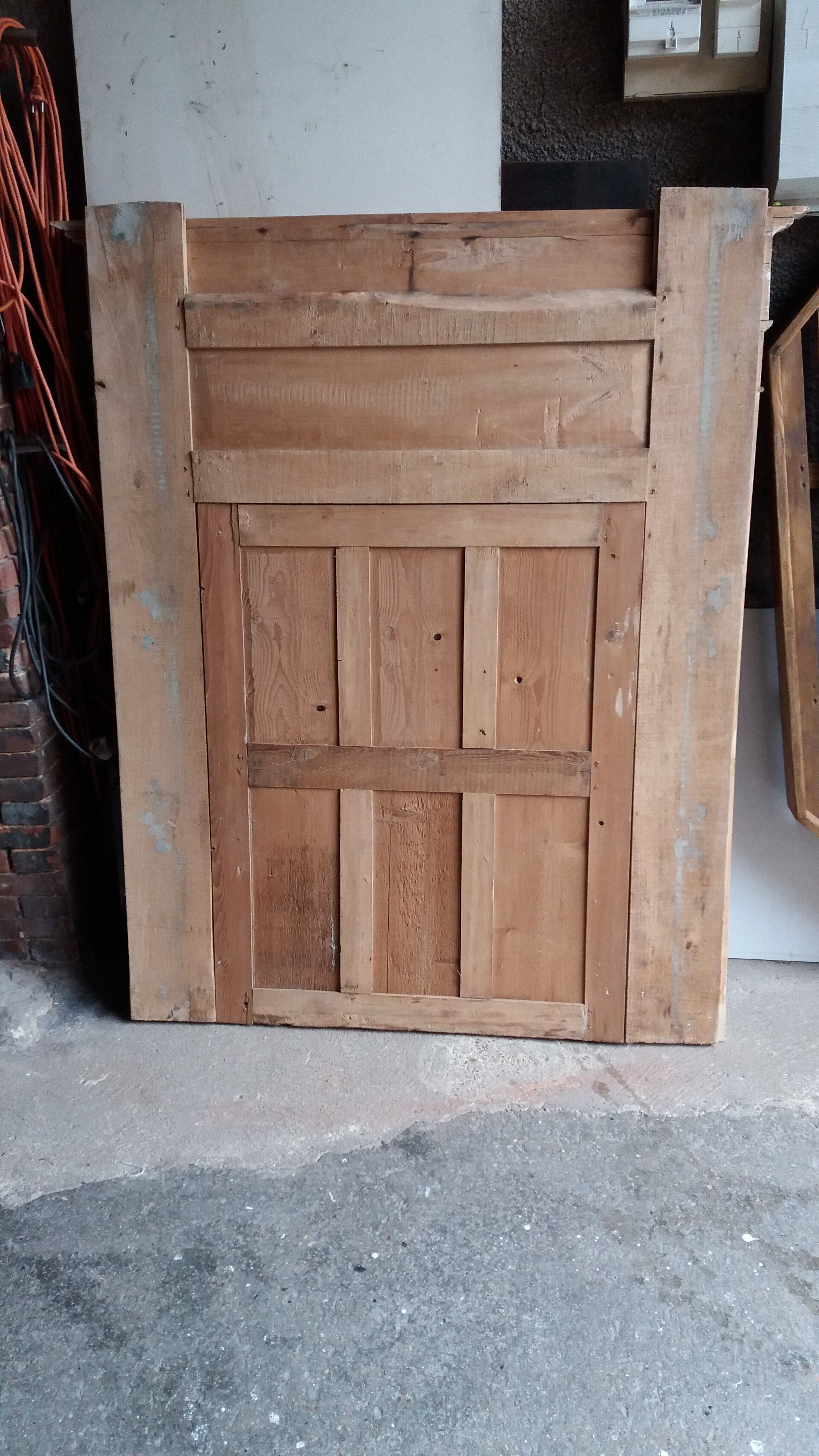 Pier Executive Board, 160 x 138 cm.