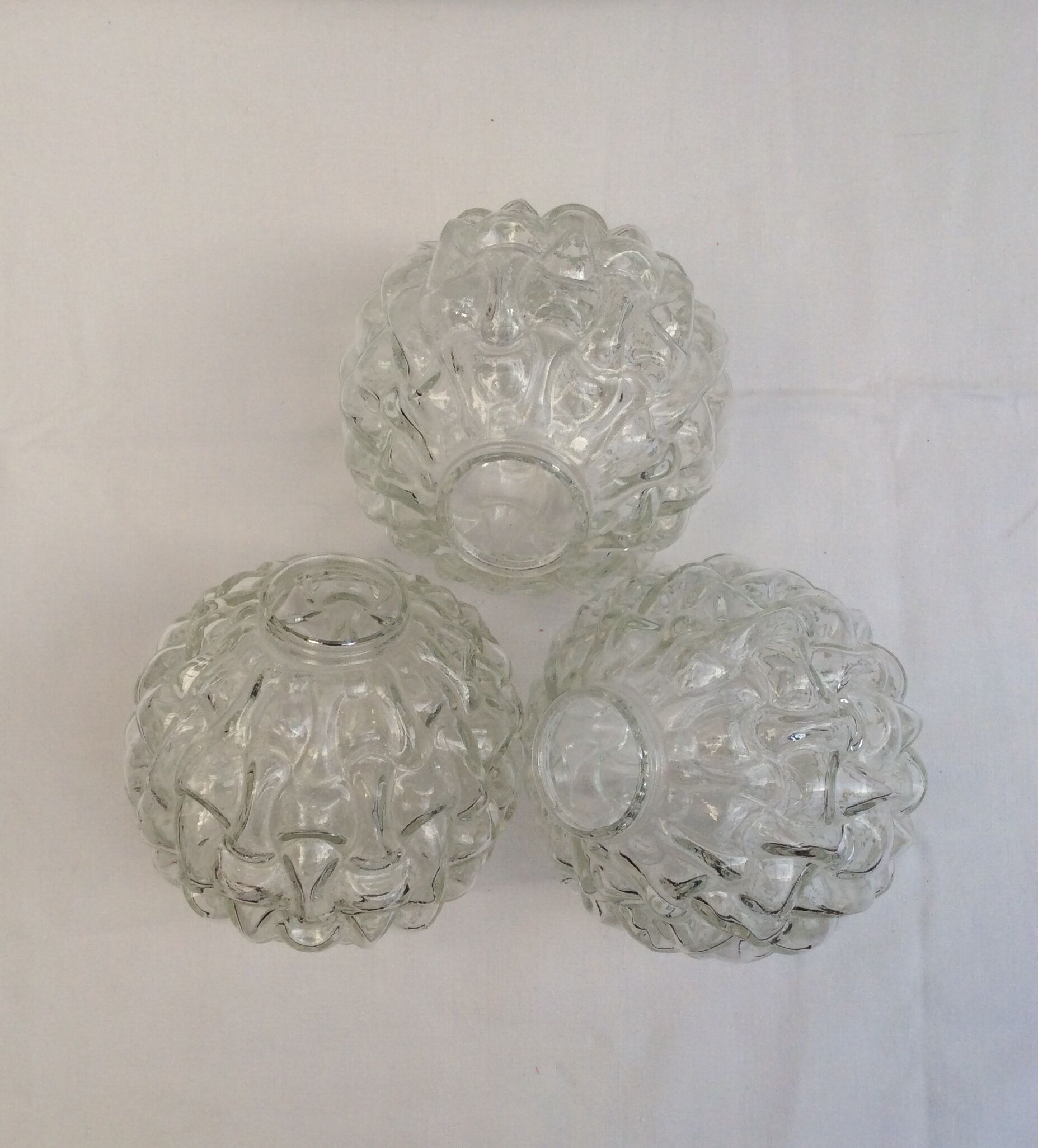 Lot 3 globe tulips in pressed glass