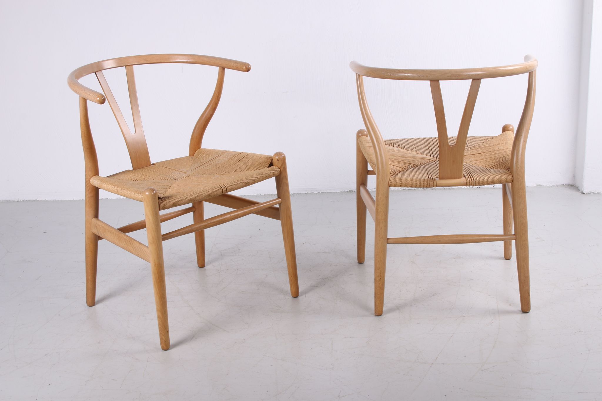 Set of two oak CH24 'Wishbone' chair by Hans J. Wegner for Carl Hansen, 1960