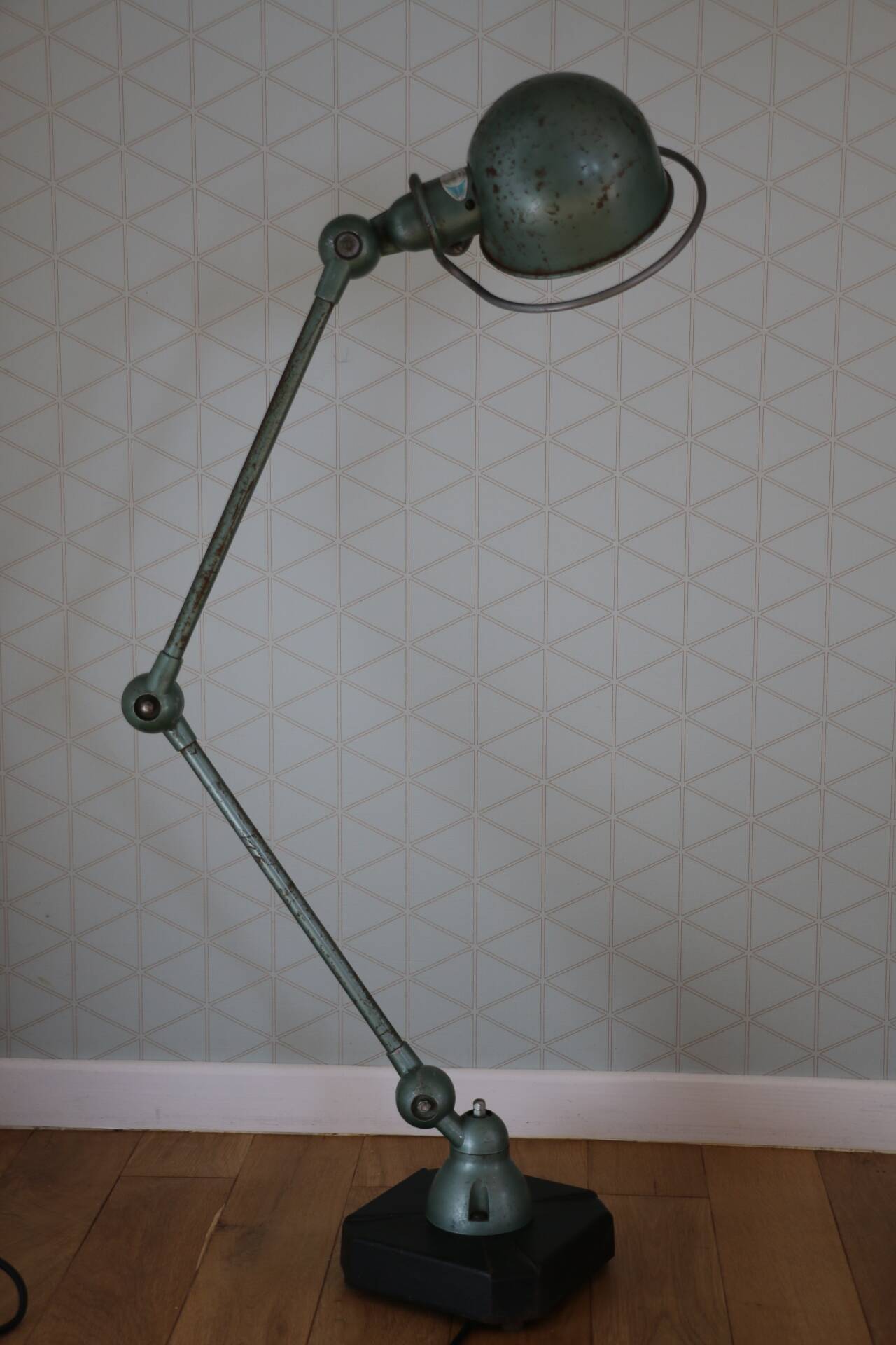 JIELDE 2-arm green lamp, 1960s square foot