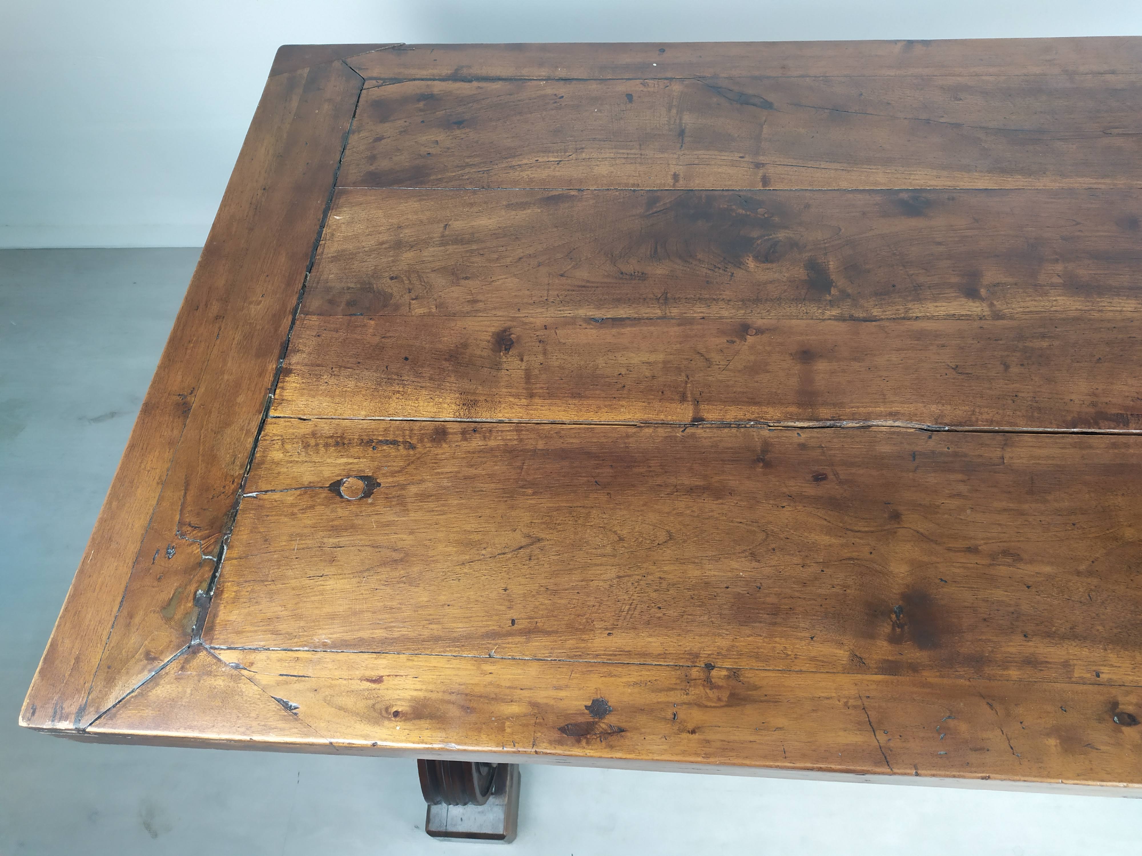 Spanish renaissance table