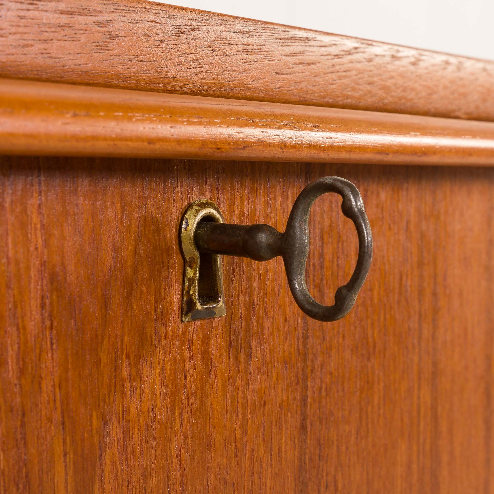 Commode en teck danois, années 1960