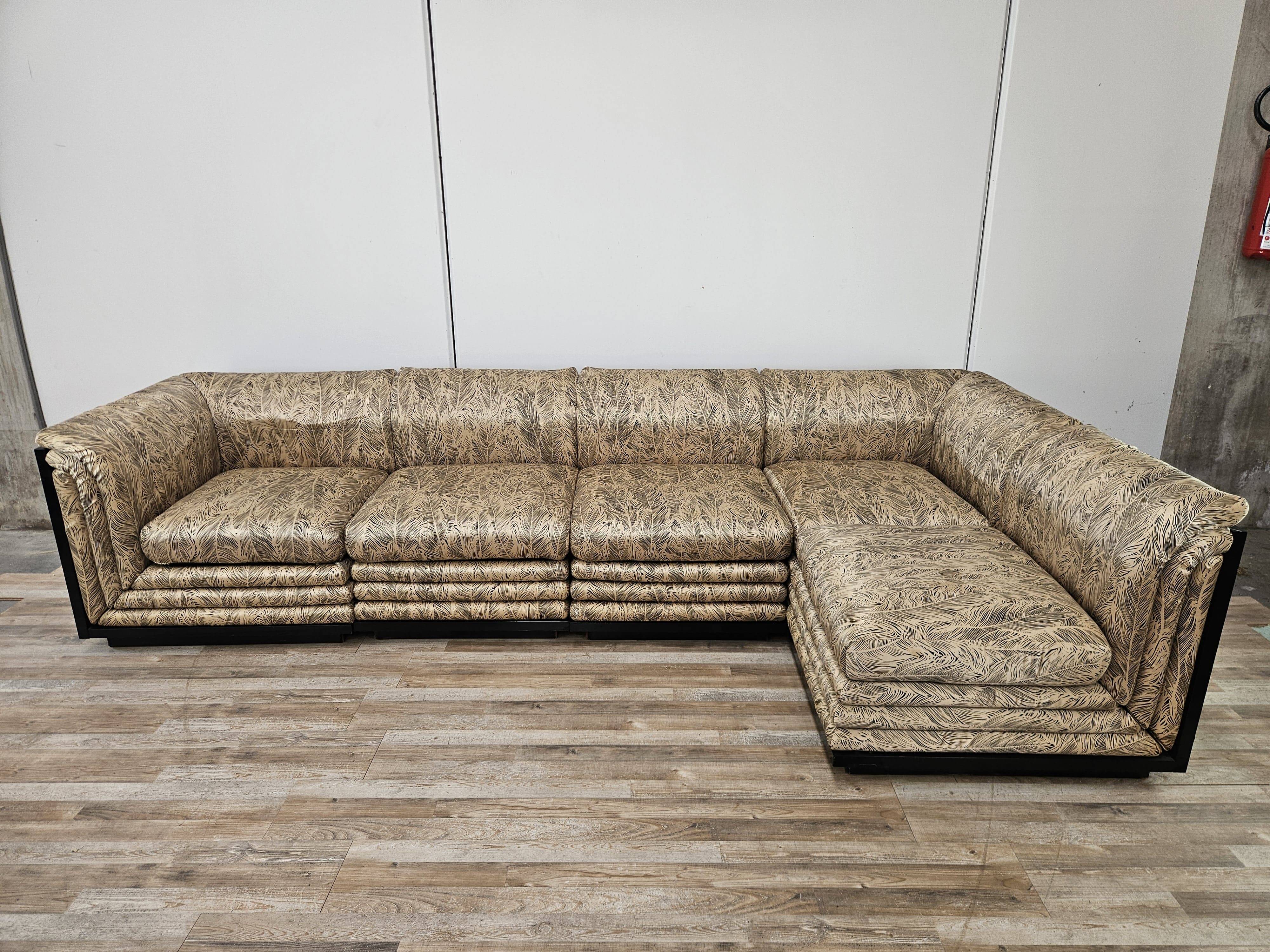 Canapé modulable Pierre Cardin en soie et bois laqué, 1970