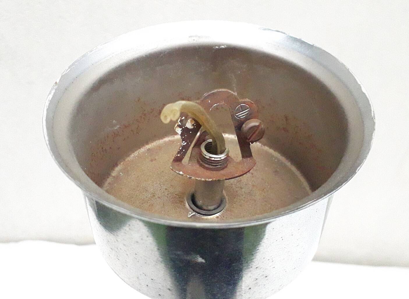 Metal and glass suspension