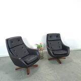 Fauteuil pivotant en similicuir noir provenant de Suède