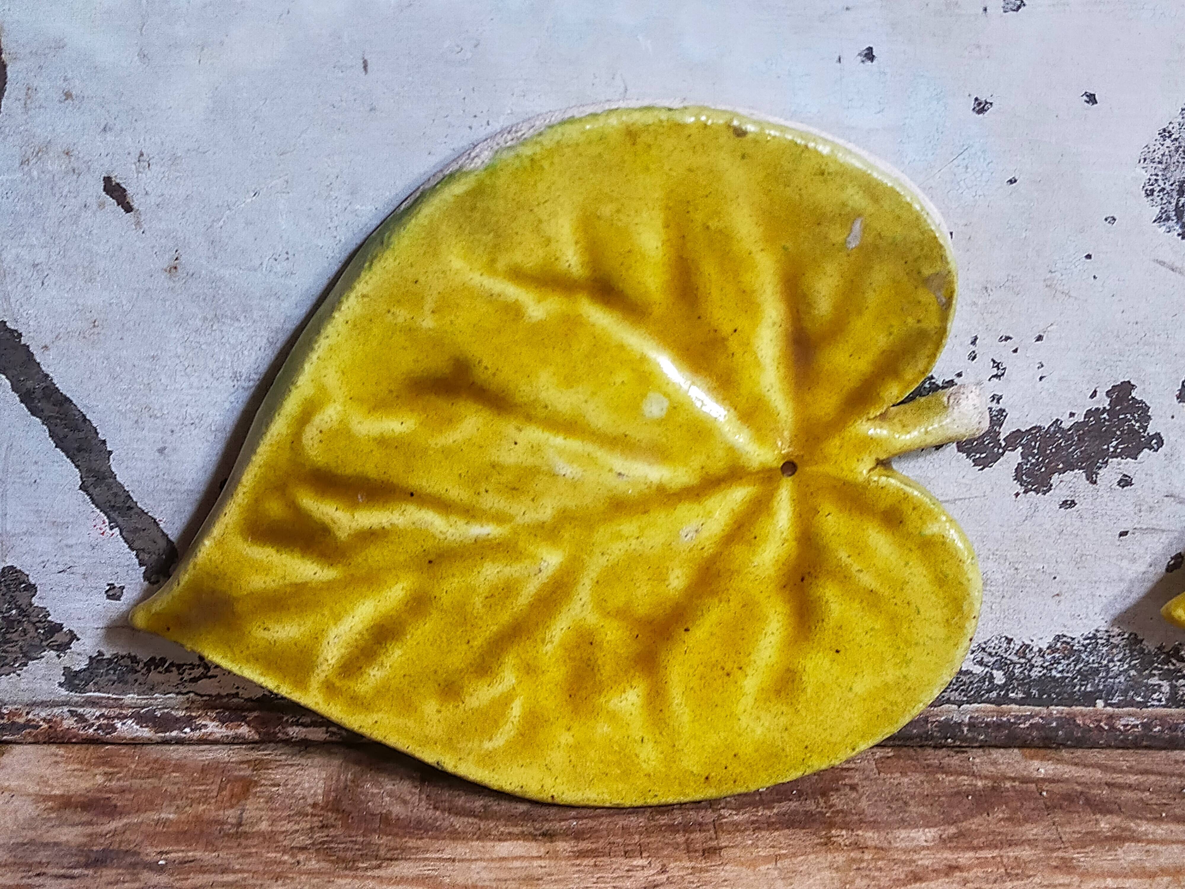 Four ceramic leaf cups from Les potiers d’Accolay